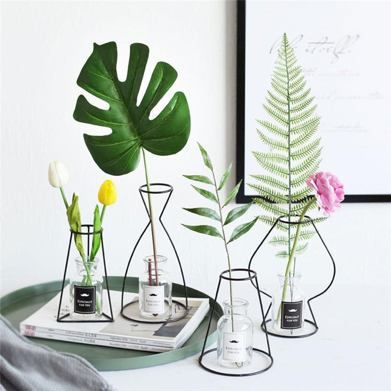 Vases minimaliste à fleurs en fer