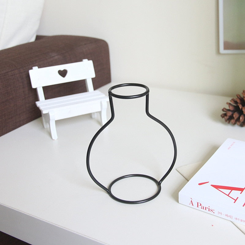 Vases minimaliste à fleurs en fer