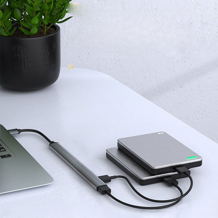 7-in-1 USB/USB-C Multiport Hub