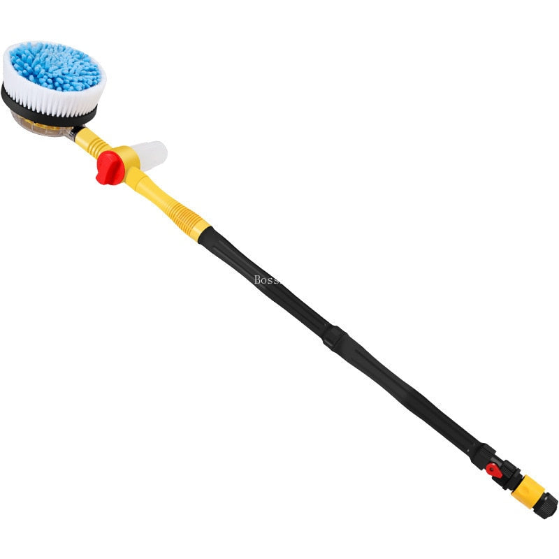 Brosse de nettoyage avec son réservoir pour voiture