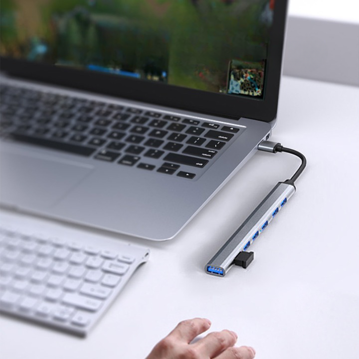 7-in-1 USB/USB-C Multiport Hub